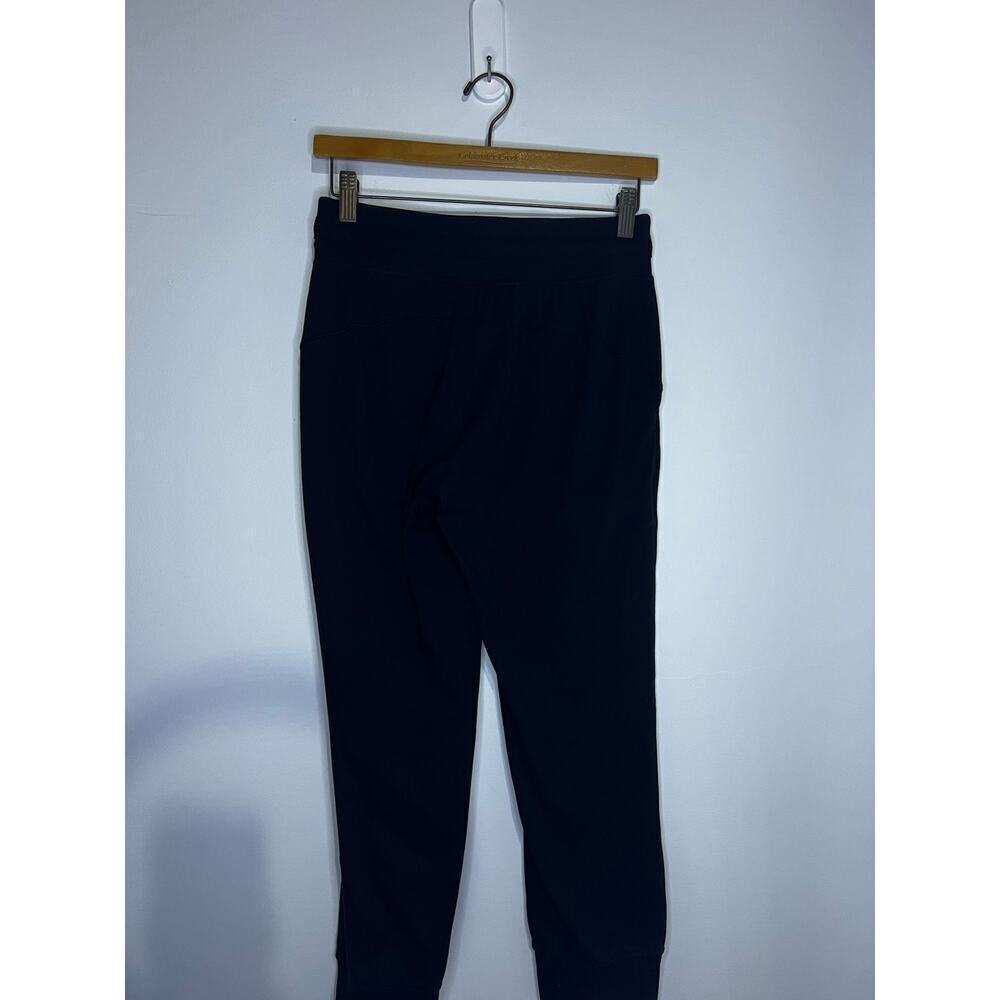 Cropped black Lululemon joggers Size 4